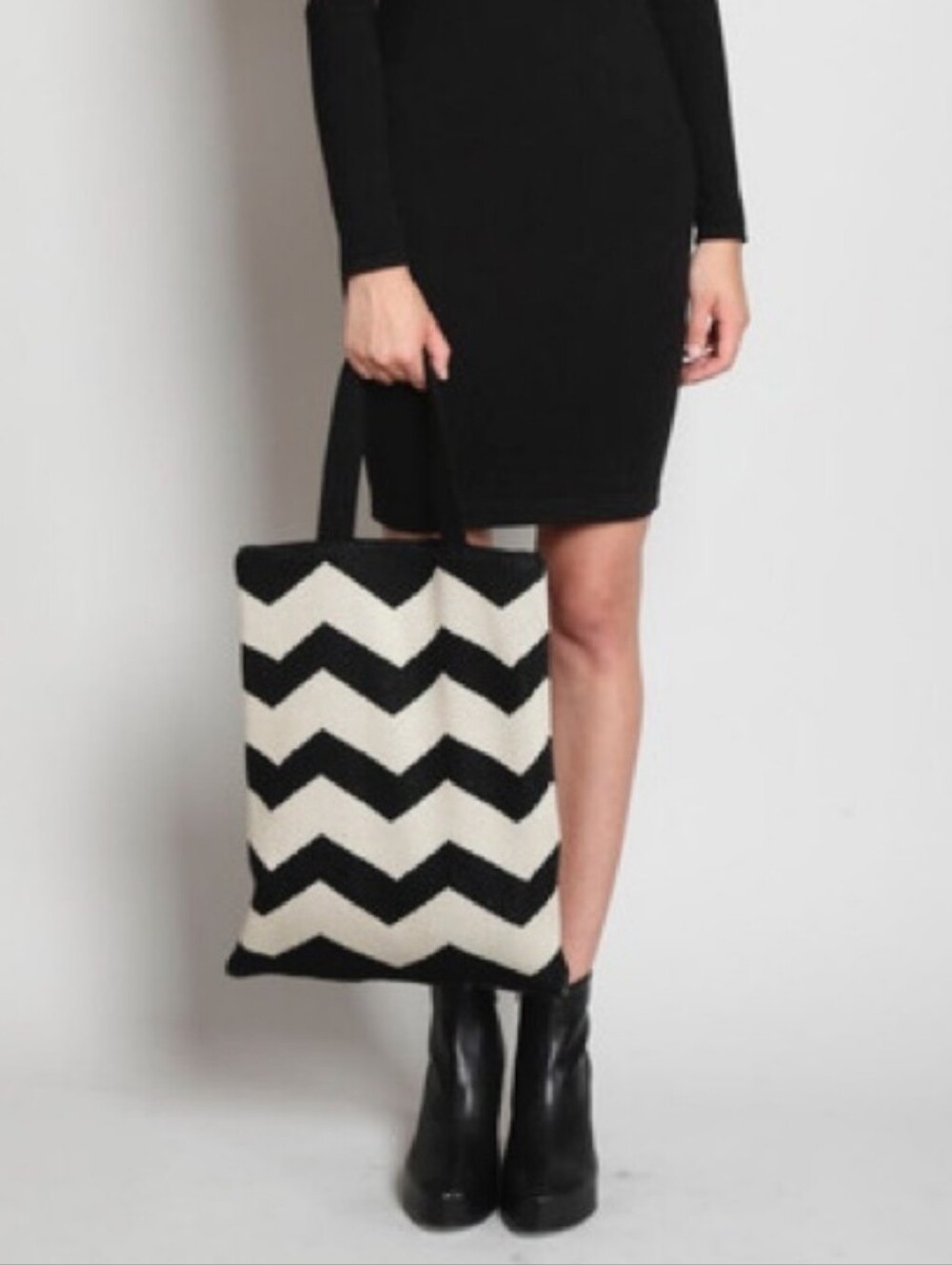 Anthropologie Black & Cream Chevron Zig Zag Tote